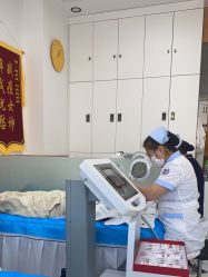 -靓芙泉专研痘痘肌