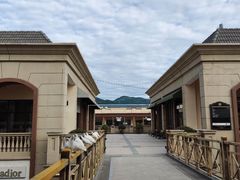 -王府井奥莱临潼小镇(临潼店)