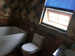 -梁子湖东篱老屋生态庄园