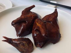 玻璃皮润烧乳鸽-北京厨房(西安SKP店)