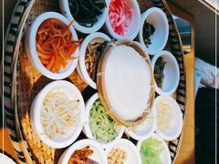 -包整·丝娃娃(一览甲秀楼风景店)