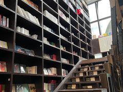 -钟书阁(松江泰晤士小镇店)