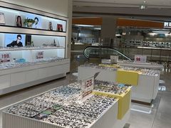 -J-Optical佳视明眼镜·蔡司视觉(青岛金茂览秀城店)