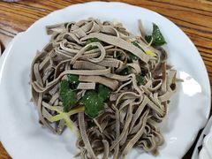 -溢心园香河肉饼总店
