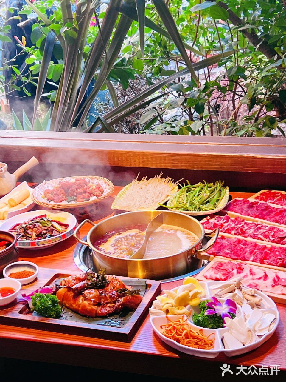 听说了吗？云南喃么牛可是美食的圣地哦！🎉