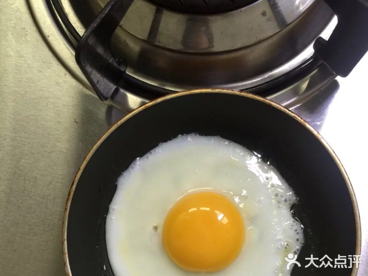 煎一个单面煎蛋真的是好吃糖心鸡蛋棒极了