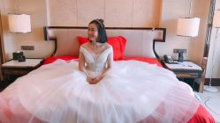 -艾米丽婚纱礼服