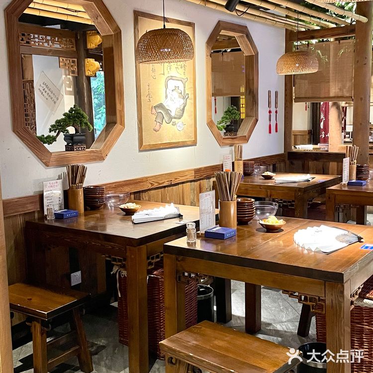 深圳川菜｜夏天就是要去半步颠吃新品小龙虾or毛蟹🦞