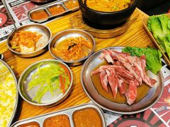 -青瓦炭韩潮烤肉(花园道店)