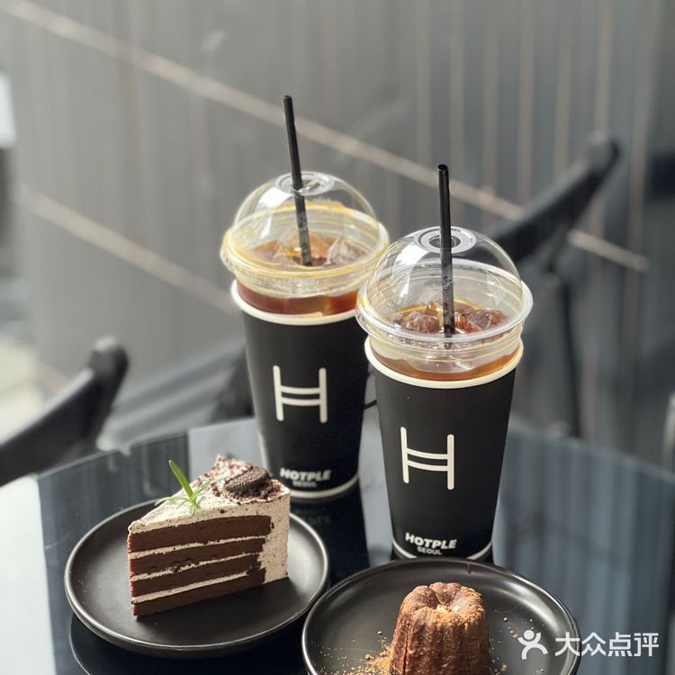 酷黑风韩国咖啡店，24小时不打烊
