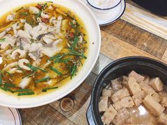 激情椒麻鱼-八张桌子(老店)