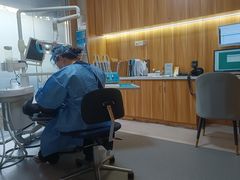 -上海仁爱医院口腔科 · 种植