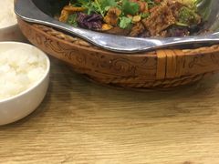-愉肴麻辣香锅(中山路店)