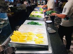 自助取餐区-钱小奴海鲜自助黑金店(杭州滨江龙湖店)