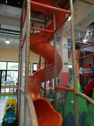 -动力星球家庭亲子游乐中心