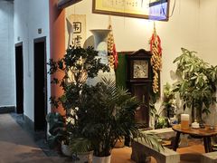 -何乡别院·中式农庄(姑婆山大道店)