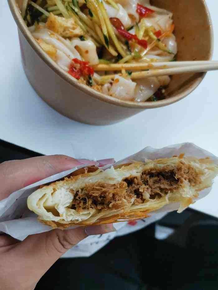 大掌柜凉皮肉夹馍-"又是外卖单 早上特别快 7点就送到了 还.