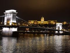 -多瑙河畔鞋履雕塑