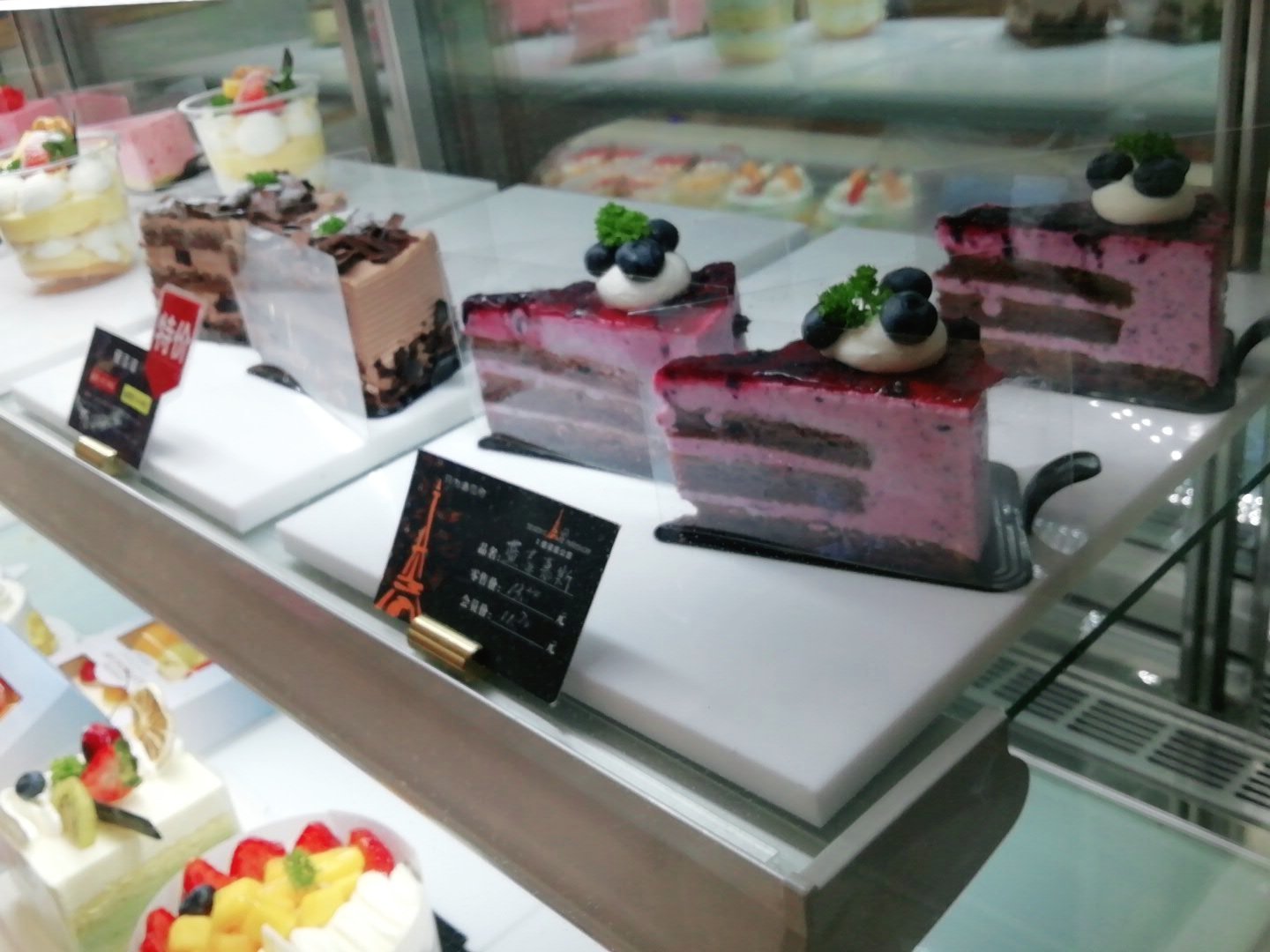 第一次带着女儿来到七号蛋糕公馆巴黎城店来