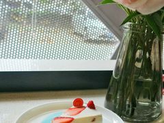 草莓酸奶乳酪蛋糕-双风车咖啡馆 Twin Windmills(六道口店)