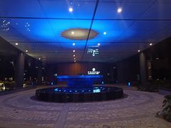 -上海滴水湖皇冠假日酒店