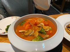 西红柿口蘑煮西兰花-壹零捌道·北京烤鸭(车公庄店)