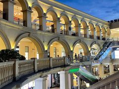 -王府井奥莱临潼小镇(临潼店)