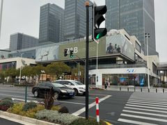 -Z&B Fitness Studio·Gym(前滩L+PLAZA店)