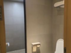 -全季酒店(石家庄裕华东路万达广场店)