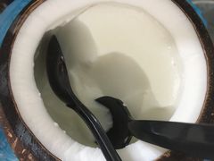 -志龙皇冠吃货椰子铺