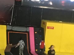 -嘿哟动霸CHUA·新潮玩运动娱乐中心·蹦床滑冰团建乐园