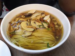 素什锦焖肉面-朱鸿兴面馆(镇湖店)