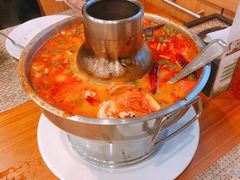 -Chom Cafe and Restaurant