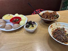 -三好食堂(煎饺·馄饨·肉饼米线·盛世广场店)