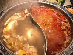 销魂美娃鸳鸯锅-销魂美蛙鱼头火锅(上海首店)