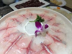 -何鲜菇火锅(大营盘店)