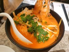 酸辣冬阴功海鲜汤檬粉-美奈小馆·东南亚菜(福田星河COCO Park店)