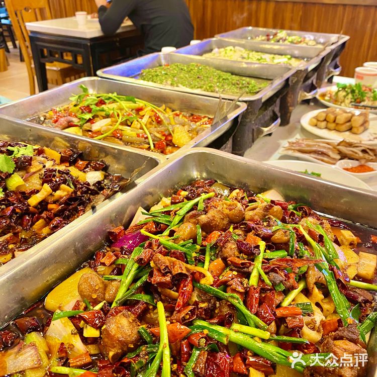 重庆探店｜万州烤鱼怎么能错过“沈姐”？