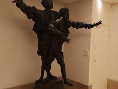 -乐蓬马歇百货公司(Rive Gauche)