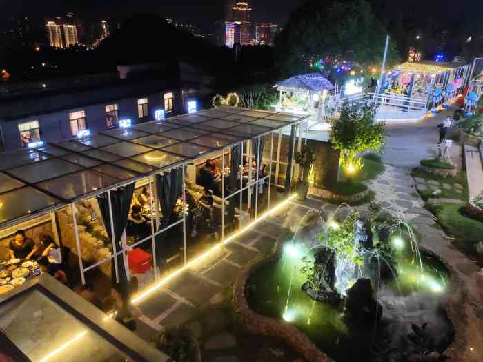 海市蜃楼生日主题公益餐厅-"餐厅装修特别好,看我拍的视频就知道,很适