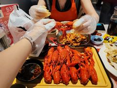 -肥肥虾庄·金牌油焖大虾(汉街SKP店)