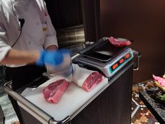 现切肩胛牛排-老乾杯和牛烧肉(王府中环店)