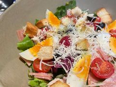 老教堂色拉-JINNS锦时 steak&pizza(浸信会礼拜堂旧址店)