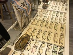 -宏宇眼镜蔡司依视路折扣店(兆佳眼镜城店)