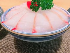 鲷鱼刺身-花炉日本料理