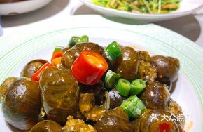 Pingle Snail Stuffed with Pork