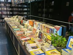 -钟书阁(松江泰晤士小镇店)