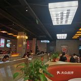 简约而不失氛围 我超级喜欢吃泡椒牛蛙，嫩嫩的！