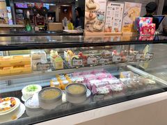 面包甜点陈列柜-皇后西斯汀饼店(文化路店)