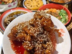 -爆炸头阿姨小四川正宗川味小吃(无任何分店)